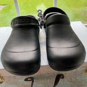 Black basic Crocs.